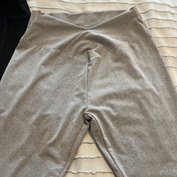 COPY - BUNDLE OF 2 LARGE SHEIN LEGGINGS. (highwasted) selling for $5! - Picture 2 of 4